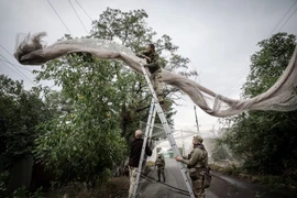 Cận cảnh ‘hành lang lưới’ chống UAV tại các chiến tuyến của Ukraine