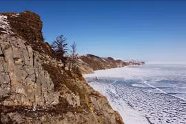 Xe chở du khách Trung Quốc lao xuống hồ Baikal, ít nhất 7 người tử vong