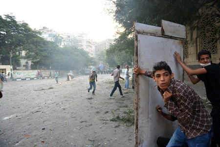 Những người biểu tình Afghanistan đốt cờ và hình ảnh ông Obama tại Kabul ngày 16/9. Ảnh: Reuters