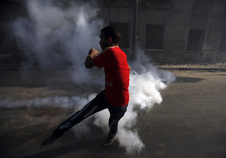 Những người biểu tình Afghanistan đốt cờ và hình ảnh ông Obama tại Kabul ngày 16/9. Ảnh: Reuters