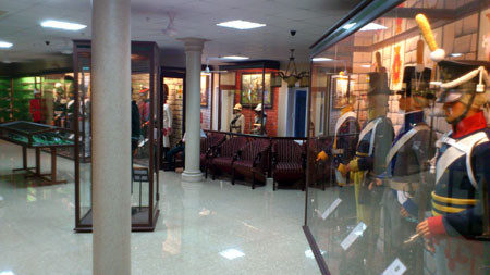 Súng trường của giới quý tộc châu Âu trưng bày trong phòng 3. Súng lục của Nữ hoàng Anh năm 1728 được trưng bày ở bảo tàng. Không gian trưng bày ở phòng 3. Súng trường của giới quý tộc châu Âu trưng bày trong phòng 3. Súng lục của Nữ hoàng Anh năm 1728 được trưng bày ở bảo tàng. Không gian trưng bày ở phòng 3.