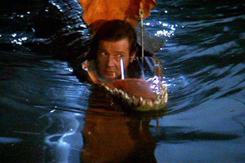 Kèn túi phun lửa (The World Is Not Enough, 1999) Tàu lặn cá sấu (Octopussy, 1983) Vũ khí bắn nổ tung cá mập (Live and Let Die, 1973) Siêu ô tô tàng hình (Die Another Day, 2002) Máy vô tuyến điện hình cái chổi (Licence to Kill, 1989) Đồng hồ chứa vũ khí laser mạnh (GoldenEye, 1995) Va ly nhỏ chứa đầy các vũ khí bí mật (From Russia with Love, 1963) Máy điện thoại di động mở khóa cửa (Tomorrow Never Dies, 1997) Vân tay giả (Diamonds Are Forever, 1971) Ba lô phản lực (Thunderball, 1965) Kèn túi phun lửa (The World Is Not Enough, 1999) Tàu lặn cá sấu (Octopussy, 1983) Vũ khí bắn nổ tung cá mập (Live and Let Die, 1973) Siêu ô tô tàng hình (Die Another Day, 2002) Máy vô tuyến điện hình cái chổi (Licence to Kill, 1989) Đồng hồ chứa vũ khí laser mạnh (GoldenEye, 1995) Va ly nhỏ chứa đầy các vũ khí bí mật (From Russia with Love, 1963) Máy điện thoại di động mở khóa cửa (Tomorrow Never Dies, 1997) Vân tay giả (Diamonds Are Forever, 1971) Ba lô phản lực (Thunderball, 1965)