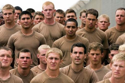 Lực lượng Navy SEAL số 6 từng tiêu diệt trùm khủng bố bin Laden. Họ thường được Chính phủ giao cho những nhiệm vụ vô cùng khó khăn và đã lập nên những chiến tích lớn cho Mỹ. Những nhân vật tinh nhuệ trong lực lượng biệt kích hải quân Mỹ. Navy SEAL trong bài tập với sóng biển đại dương. Những binh sĩ trong Navy SEAL nằm trong nước lạnh cắt da cắt thịt ở một bãi biển thuộc Coronado, California. Một bài tập của Navy SEAL. Hai đặc nhiệm Navy SEAL tập luyện ở Lake Worth, Florida. Các đặc nhiệm Navy SEAL trải qua tuần địa ngục khó khăn, bao gồm 132 giờ tập luyện gian khổ. Navy SEAL tập luyện trên bãi cát. Một trong những bài tập dưới nước của Navy SEAL, họ bị trói chân, trói tay khi luyện tập. Bài tập chịu hơi cay của lực lượng tinh nhuệ Navy SEAL. Có những lúc phải ngụy trang như thế này. Xem biệt kích hải quân Mỹ khổ luyện