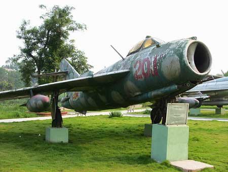 Mối hận ngàn năm của "chuyên gia diệt MiG" ở VN ảnh 4 Mối hận ngàn năm của "chuyên gia diệt MiG" ở VN ảnh 4