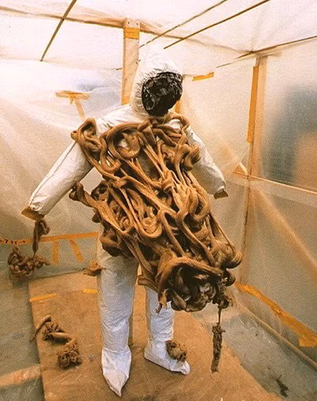 10 loại vũ khí phi sát thương mới và 'hiểm độc'