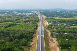 Tổ chức giao thông tạm trên 3 tuyến cao tốc Bắc- Nam qua miền Trung