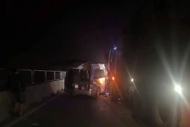 Tai nạn liên hoàn giữa 3 ô tô trên cao tốc Mai Sơn- quốc lộ 45 làm 4 người chết