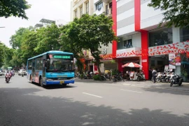 Xe buýt Hà Nội vận hành xuyên kỳ nghỉ Tết Nguyên đán phục vụ nhân dân đi lại