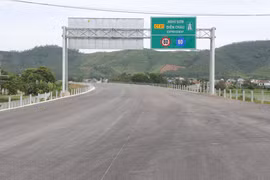 Thi công trạm dừng nghỉ cao tốc Nghi Sơn- Diễn Châu liên tục làm đứt cáp quang