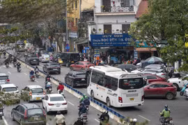 Xe chở khách theo hợp đồng từ 29 chỗ ngồi trở xuống sẽ được hoạt động 24/24h?