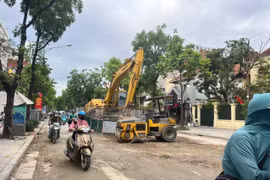 Chấn chỉnh việc thi công dự án chống ngập khẩn cấp gây lún nứt mặt đường