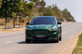 Ford Mustang Mach E giảm sốc 1 tỷ đồng sau gần 1 năm ra mắt