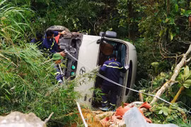 Phú Thọ yêu cầu làm rõ nguyên nhân vụ lật xe khách ở Tam Đảo làm 8 người bị thương
