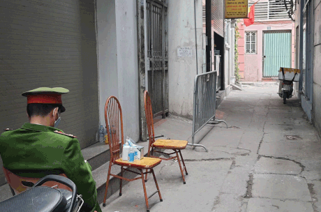 Lực lượng CAP tham gia làm nhiệm vụ phòng, chống dịch tại một số khu vực xuất hiện ca dương tính