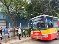Cận cảnh chiếc xe buýt đặc biệt chạy lưu động cấp căn cước gắn chip cho nhân dân