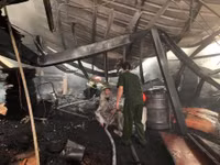 [Ảnh] Cận cảnh hiện trường vụ cháy nhà xưởng ở huyện Thạch Thất