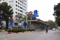 Giảm 'nhiệt' các 'điểm nóng' giao thông ở Hà Nội trong chiều 30 Tết