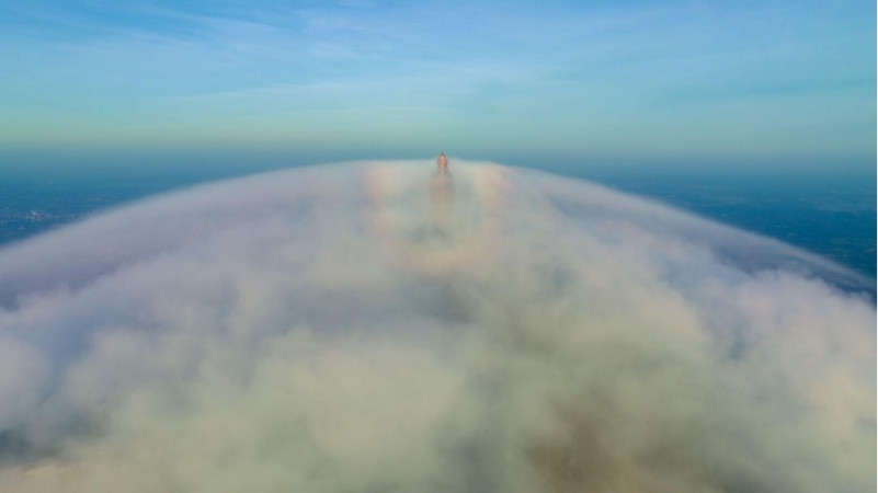 Đỉnh núi Bà Đen trong mây. Ảnh: Nguyễn Minh Tú Đỉnh núi Bà Đen trong mây. Ảnh: Nguyễn Minh Tú