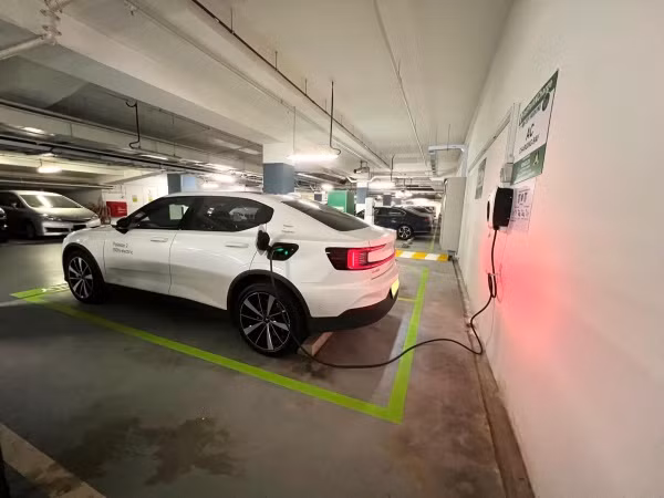 Số lượng bộ sạc xe điện tại các chung cư ở Singapore đã tăng gấp hơn 2 lần trong vòng 5 tháng nhờ tài trợ của Chính phủ. Ảnh: Plugshare