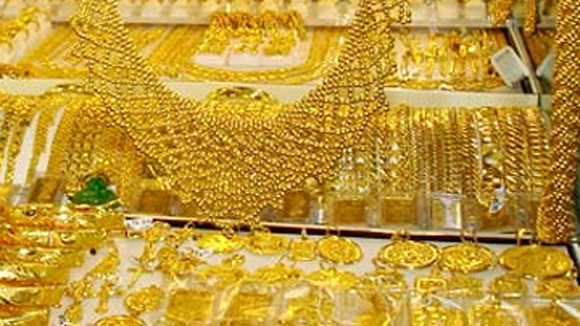 Hai khách ngoại quốc và thủ đoạn trộm 15 cây vàng SJC ảnh 1