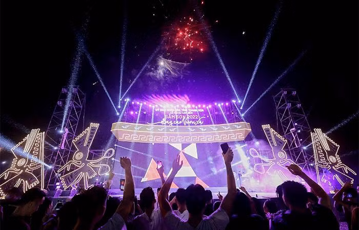 Chuỗi sự kiện Sun Fest mang cá tính riêng là điểm hẹn cuối tuần quen thuộc tại Sầm Sơn Chuỗi sự kiện Sun Fest mang cá tính riêng là điểm hẹn cuối tuần quen thuộc tại Sầm Sơn