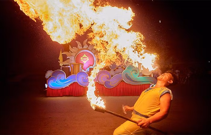 Lễ hội Carnival Sầm Sơn đa màu sắc lần thứ 3 thu hút hàng chục nghìn khán giả Lễ hội Carnival Sầm Sơn đa màu sắc lần thứ 3 thu hút hàng chục nghìn khán giả