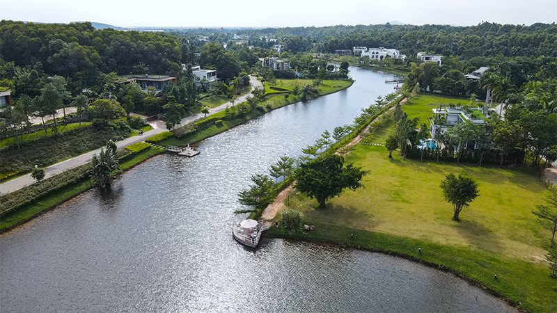 Khoảnh khắc bình yên thư thái cùng tiết thu trong trẻo an nhiên - Ảnh: Hoàng Giang Huy