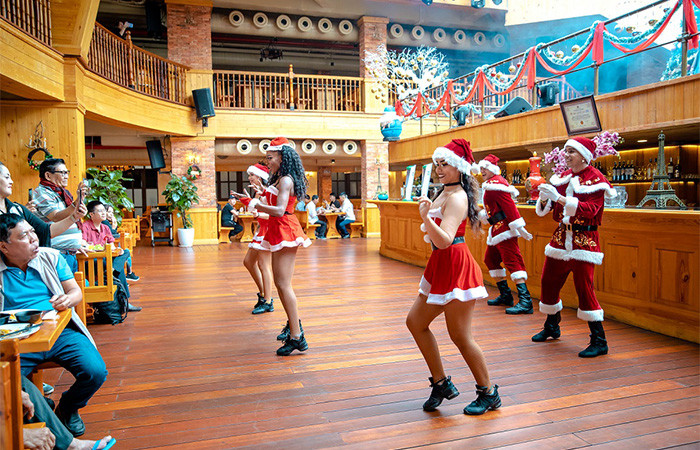 Show diễn nghệ thuật “Những tiếng chuông diệu kỳ” đang diễn ra tại Sun World Ba Na Hills Show diễn nghệ thuật “Những tiếng chuông diệu kỳ” đang diễn ra tại Sun World Ba Na Hills