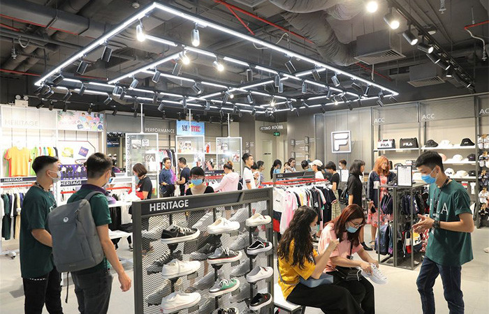 Sau khi ra mắt tại Vincom Center Phạm Ngọc Thạch, Fila tiếp tục mang phong cách Hàn Quốc độc đáo phục vụ khách hàng Hà Nội