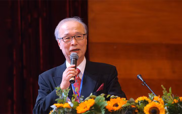 Theo lý giải của giáo sư Nakamura Teiji - Chủ tịch Hiệp hội dinh dưỡng quốc gia Nhật Bản, bữa ăn học đường đóng vai trò chìa khóa trong cải thiện dinh dưỡng và tầm vóc cho trẻ em.