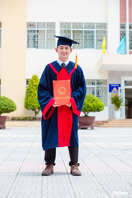 Không chỉ sở hữu tấm bằng đỏ y khoa với điểm tổng kết cao “ngất ngưởng” 8,34, BS. Lương Mộng Vũ Ánh còn lọt top 1% thế giới kỳ thi đánh giá kiến thức y khoa căn bản quốc tế (IFOM)