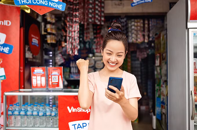 Chủ tạp hóa sẽ được ứng vốn lên đến 70 triệu đồng, miễn lãi tối đa 40 ngày.