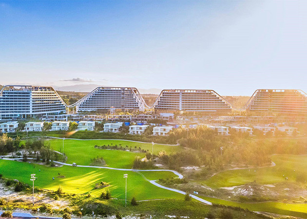 Khách sạn sở hữu 1.500 phòng, được đánh giá có quy mô bậc nhất Việt Nam. Khách sạn sở hữu 1.500 phòng, được đánh giá có quy mô bậc nhất Việt Nam.