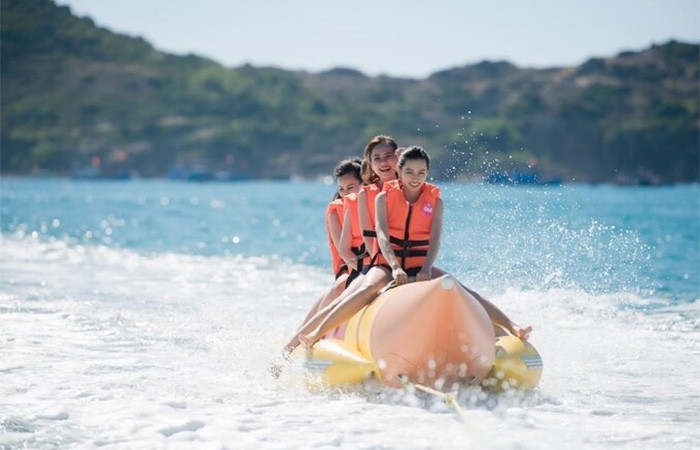 Du khách mua Combo "Bay Bamboo Airways - Nghỉ dưỡng FLC Grand Hotel Quy Nhon" được miễn phí vé vào cửa Eo Gió, FLC Zoo Safari Park và ưu đãi tới 50% các dịch vụ 5 sao Du khách mua Combo "Bay Bamboo Airways - Nghỉ dưỡng FLC Grand Hotel Quy Nhon" được miễn phí vé vào cửa Eo Gió, FLC Zoo Safari Park và ưu đãi tới 50% các dịch vụ 5 sao