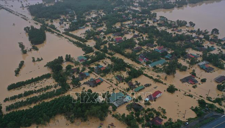 Lũ lớn trên sông Hiếu gây ngập diện rộng tại 1 số xã của tỉnh Quảng Trị. (Ảnh: TTXVN)