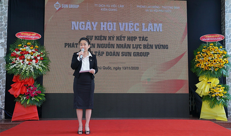 Bà Trần Thị Hoa Xim – Phó Chủ tịch, Tổng Giám đốc Sun Group vùng miền Nam phát biểu tại sự kiện