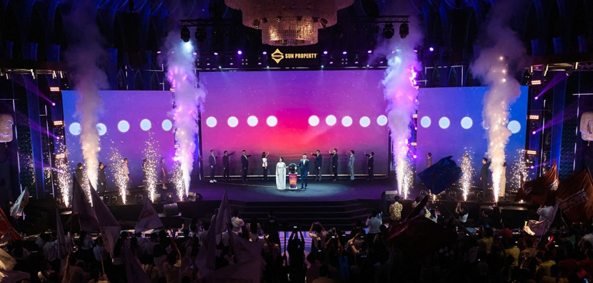 Sự kiện thu hút gần 1.000 khách mời là khách hàng, chuyên viên kinh doanh. Ảnh: Ánh Dương.