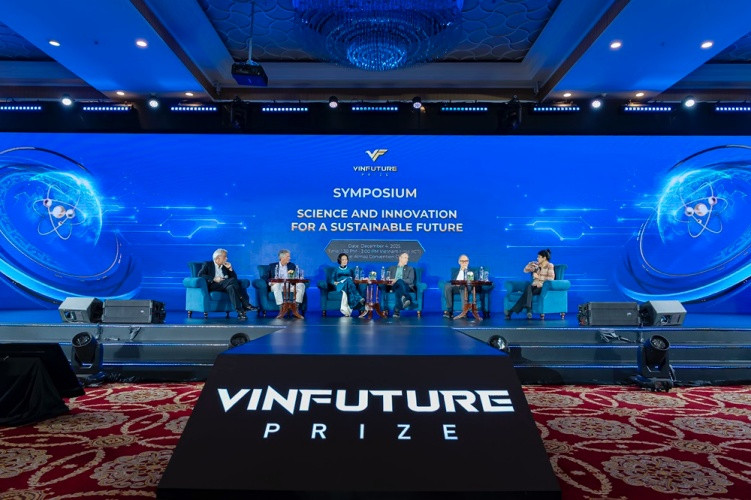 Các chuyên gia thảo luận tại tọa đàm