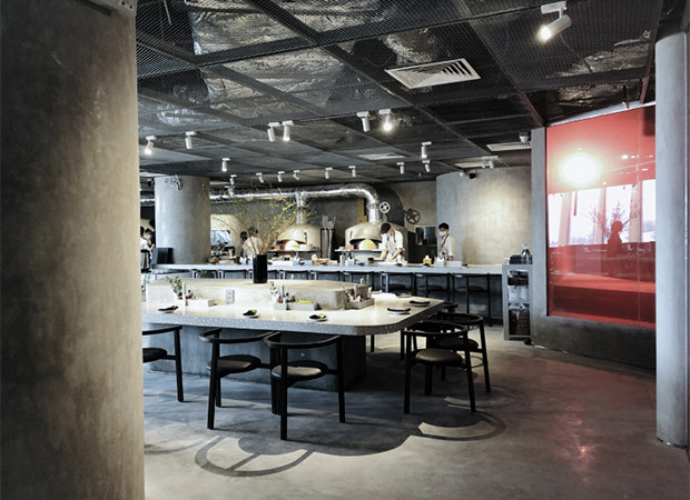 Không gian hẹn hò sang trọng, ngọt ngào với trải nghiệm ẩm thực khó quên theo phong cách “art gallery” tại Pizza 4P’s Phạm Ngọc Thạch