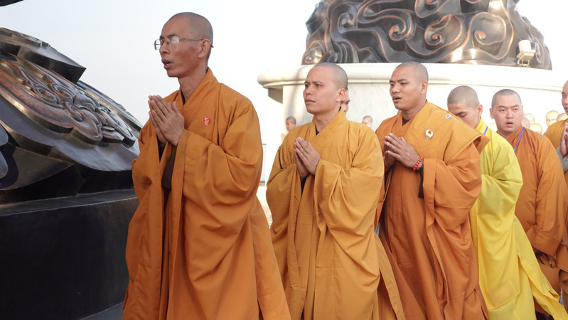 Các sư thầy hội Phật giáo tỉnh Bình Dương đến thăm núi Bà Đen