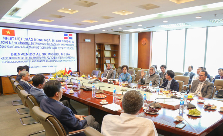 Đoàn đại biểu cấp cao Cộng hòa Dominica đến thăm và làm việc tại Viglacera Đoàn đại biểu cấp cao Cộng hòa Dominica đến thăm và làm việc tại Viglacera