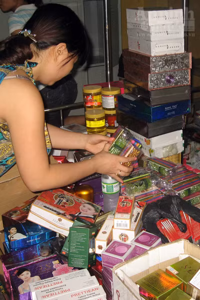 Viên nở ngực, trà giảm cân... mua theo kilogam ảnh 2