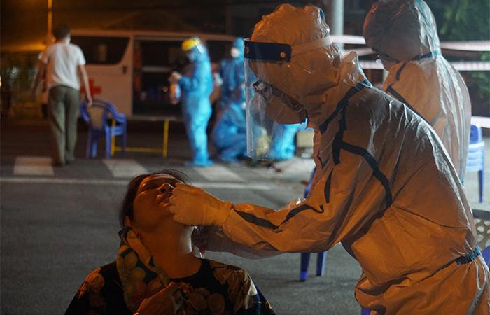 Đà Nẵng đã và đang thể hiện tinh thần “tổng tiến công” chứ không để mình bị động trong cuộc chiến chống dịch Đà Nẵng đã và đang thể hiện tinh thần “tổng tiến công” chứ không để mình bị động trong cuộc chiến chống dịch