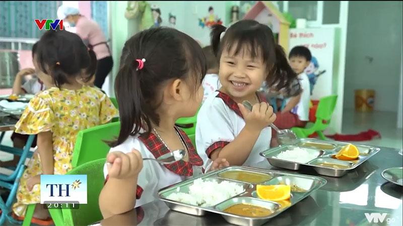 Bữa ăn dinh dưỡng lành mạnh, đủ chất cho bé