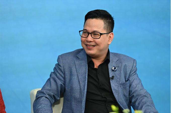 PGS.TS Thành Nam cho rằng các bậc cha mẹ cần giảm kỳ vọng, tăng kỳ công khi giáo dục con về đồng tiền