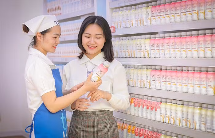 Nước gạo lứt đỏ TH true RICE có vị ngọt tự nhiên từ hạt gạo