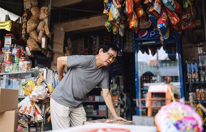 Tạp hóa truyền thống có một năm buôn bán nhiều khó khăn vì dịch bệnh.