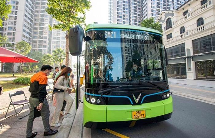 Các tuyến xe buýt điện thông minh VinBus là phương tiện di chuyển thuận tiện của cư dân Vinhomes Smart City