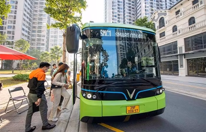 Các tuyến xe buýt điện thông minh VinBus là phương tiện di chuyển thuận tiện của cư dân Vinhomes Smart City Các tuyến xe buýt điện thông minh VinBus là phương tiện di chuyển thuận tiện của cư dân Vinhomes Smart City