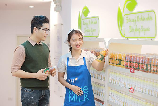 Hầu hết sản phẩm sữa, thực phẩm từ sữa và đồ uống của Tập đoàn TH đã có chứng chỉ Halal. Hầu hết sản phẩm sữa, thực phẩm từ sữa và đồ uống của Tập đoàn TH đã có chứng chỉ Halal.